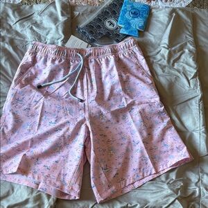 PETER MILLAR NWT MEN'S SIZE SMALL SWIM TRUNKS. SIDE POCKETS, INSIDE SOFT LINING.